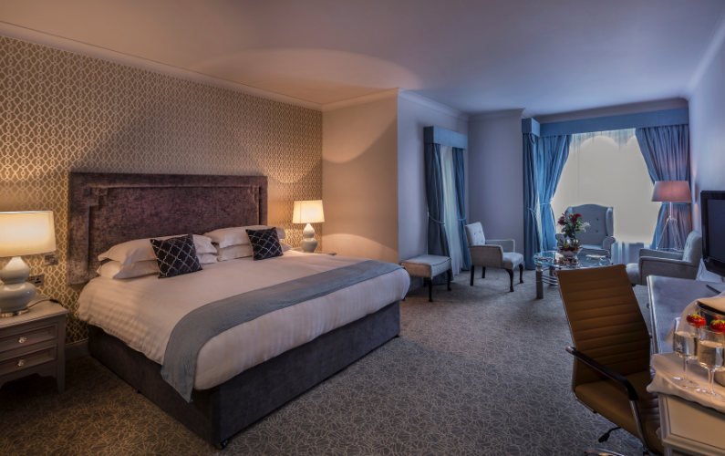Treacys Oakwood Hotel