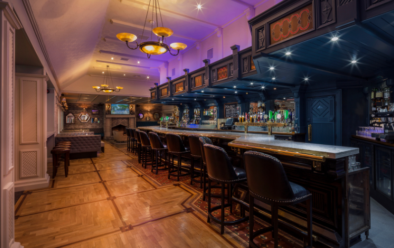 Treacys Oakwood Hotel