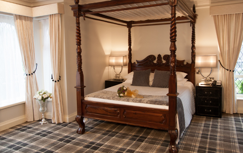 Treacys Oakwood Hotel