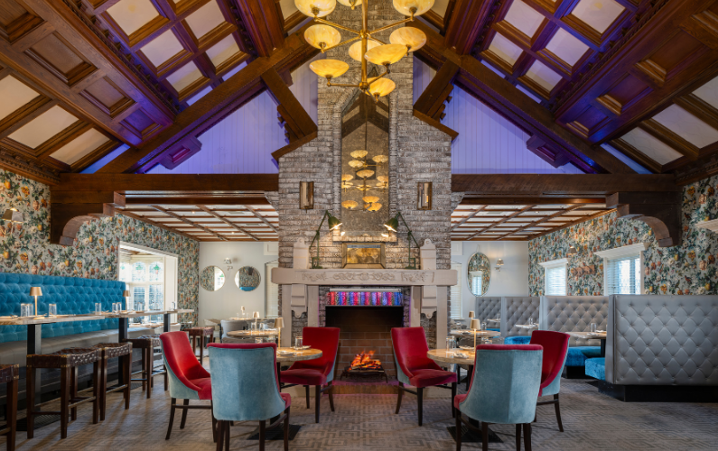Treacys Oakwood Hotel