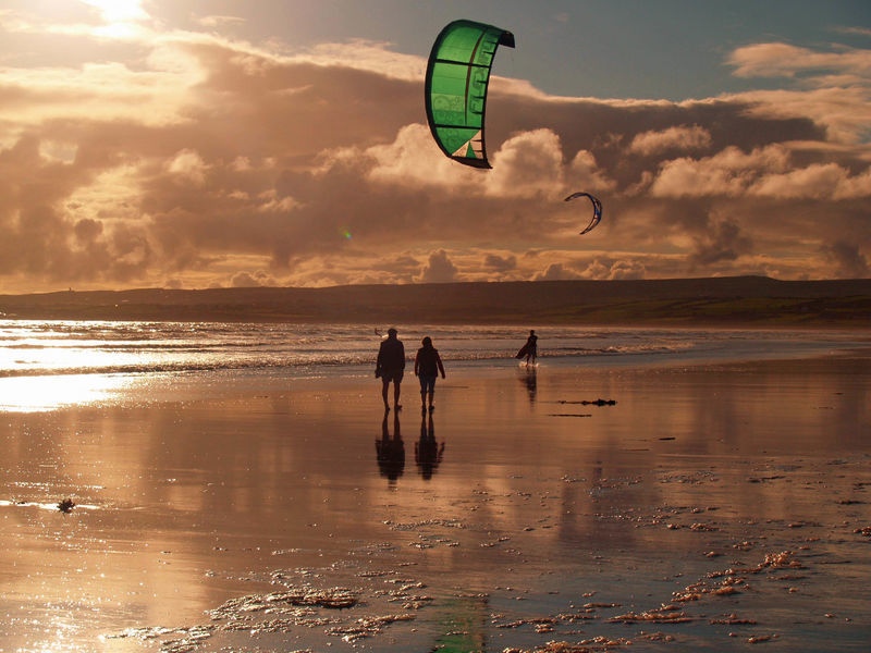 surfing lahinch